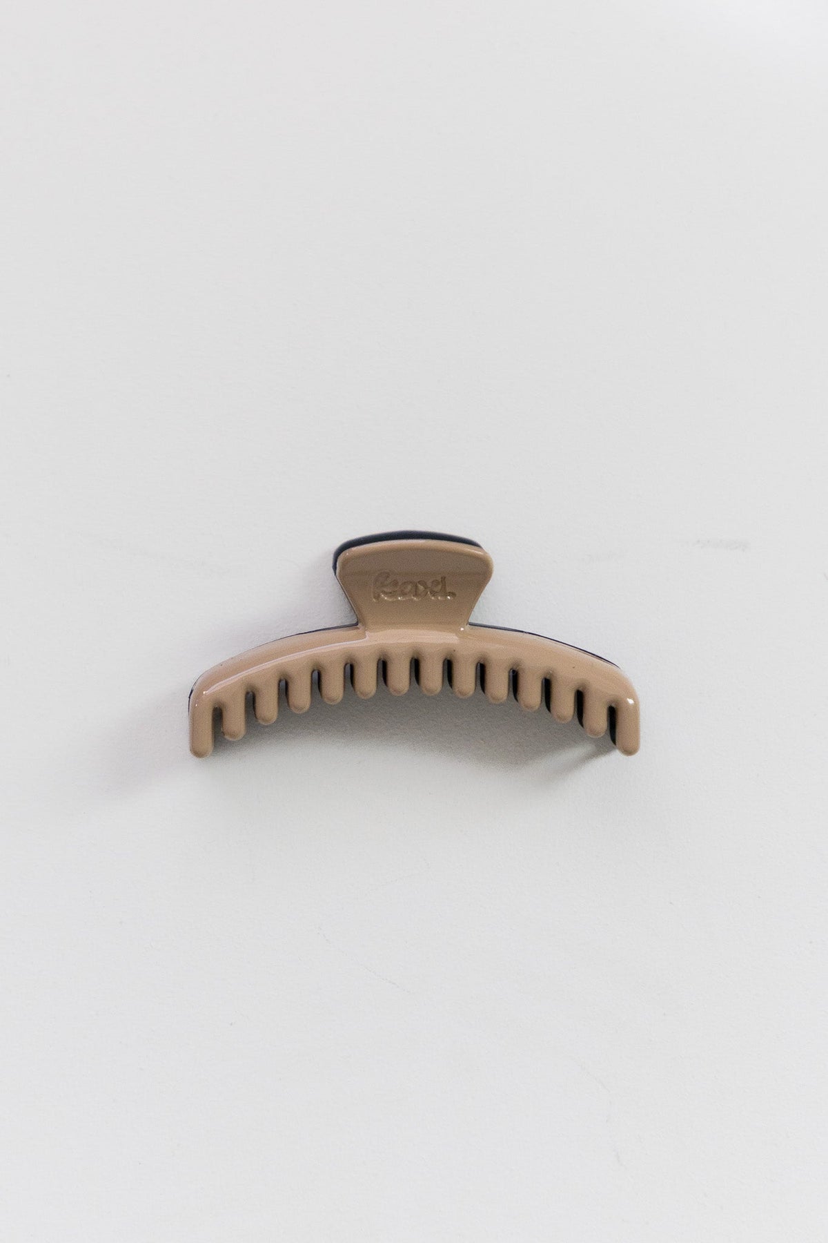 TWO TONED SHINY MINI HOLD EVERYTHING CLAW