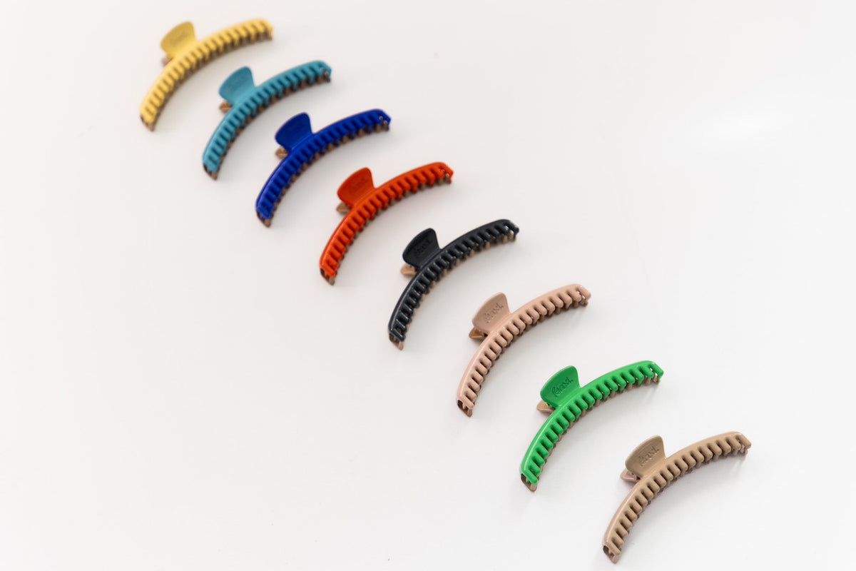 TWO-TONED SHINY MIDI HOLD EVERYTHING CLAW