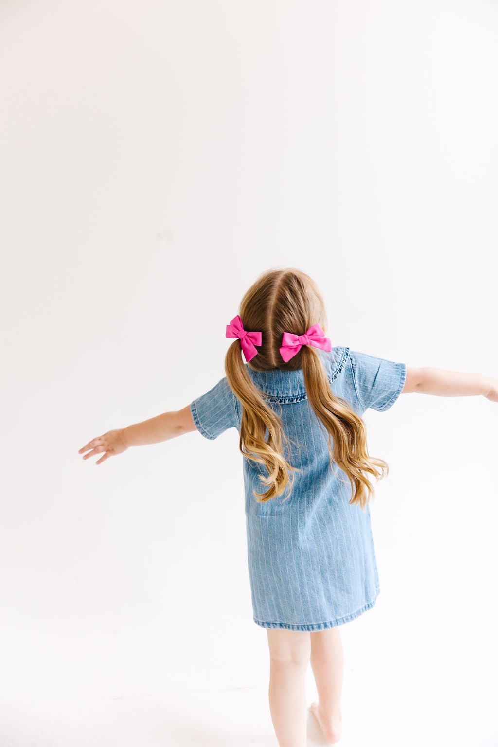 Black Mini Solid Pinwheel Pigtail Bow Set
