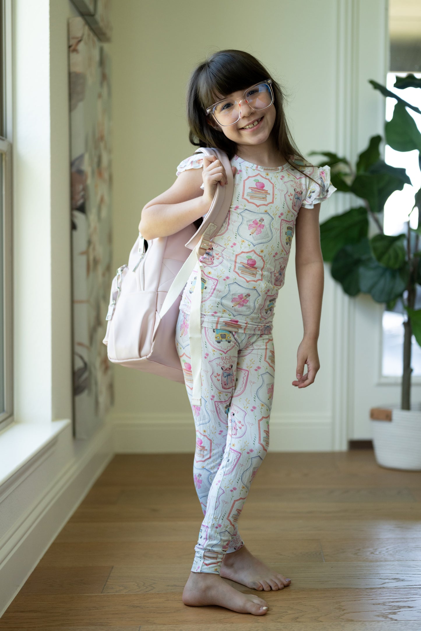 R&R Academy Ruffle Sleeve Lounge