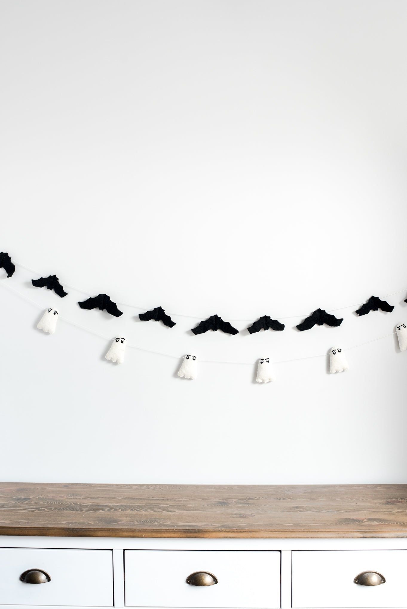 Ghost Garland (Expressions)