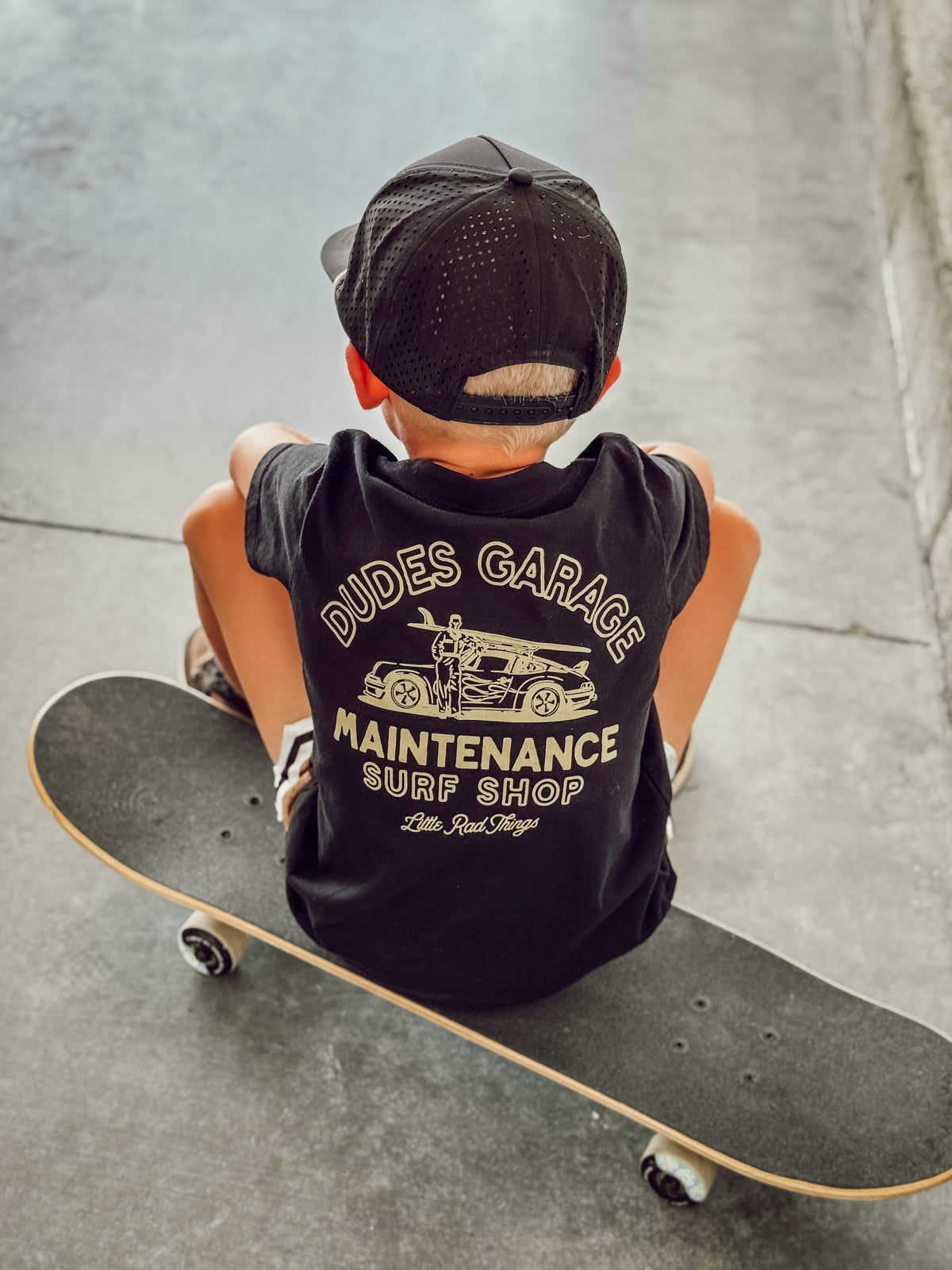 DUDES GARAGE TEE - BLACK