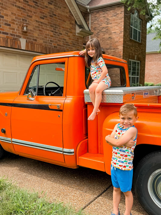 Vintage Cars Tank Set