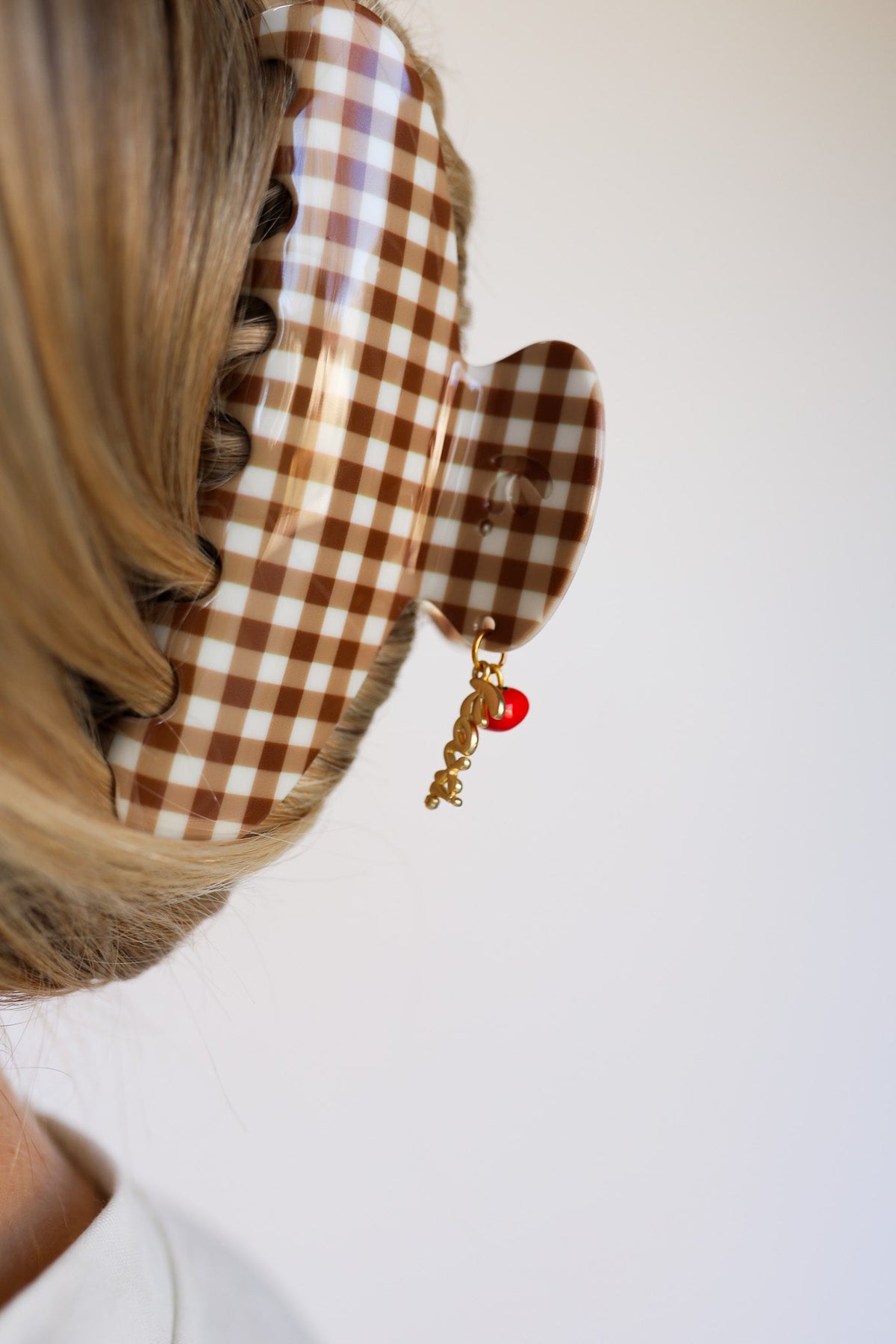 BROWN GINGHAM TOMATO CHARM CLAW