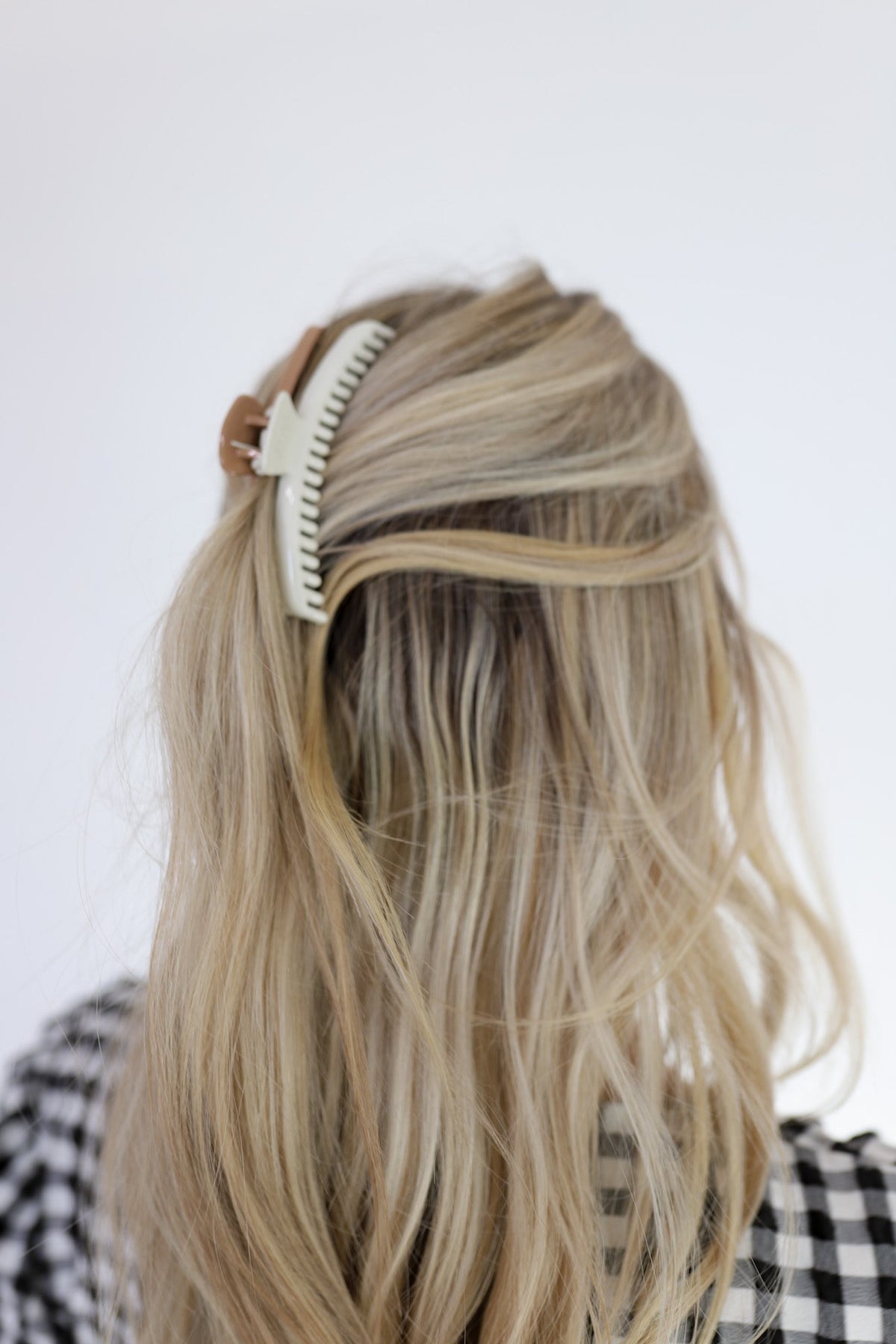 TWO-TONED SHINY MIDI HOLD EVERYTHING CLAW
