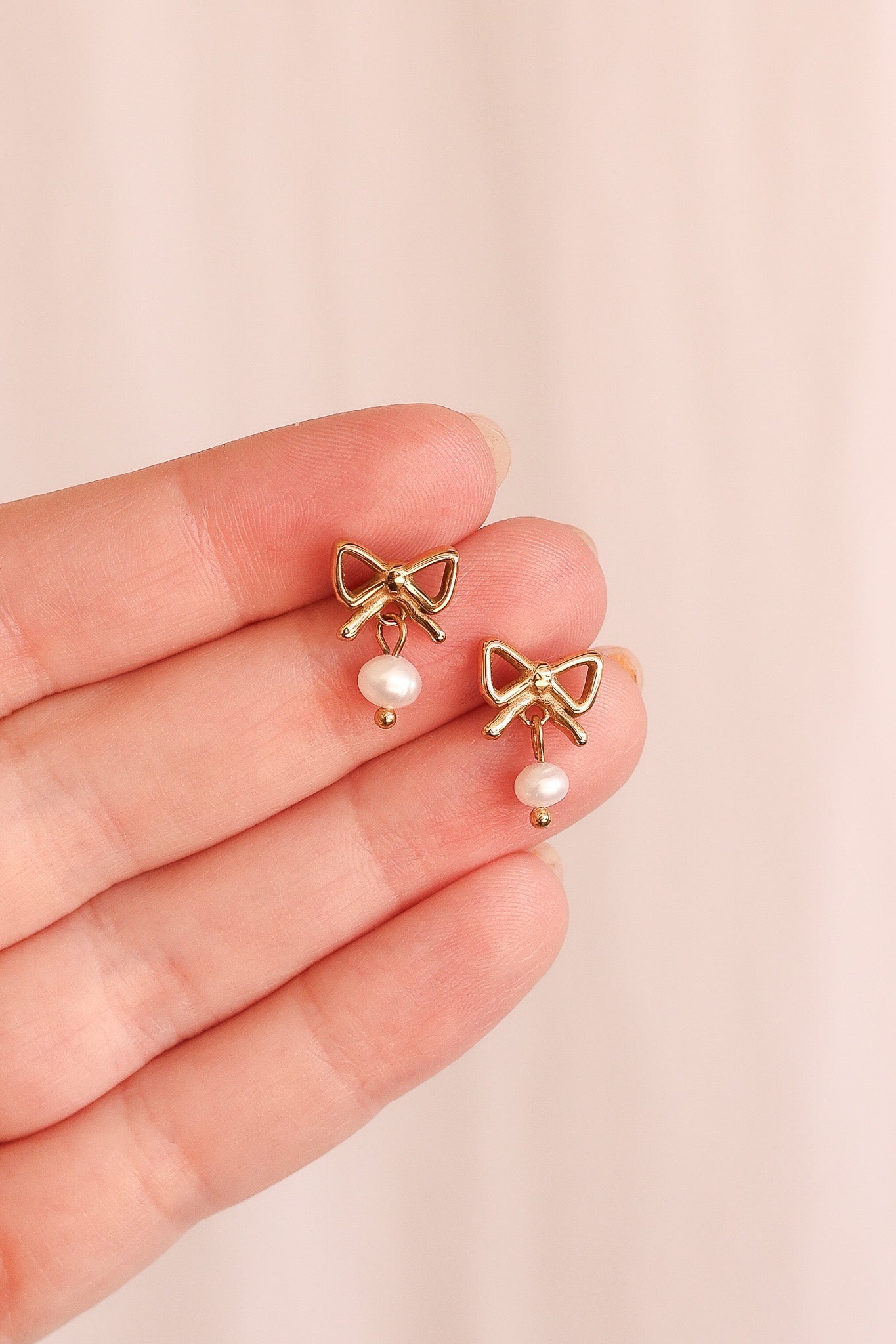 Jane Bow Earring