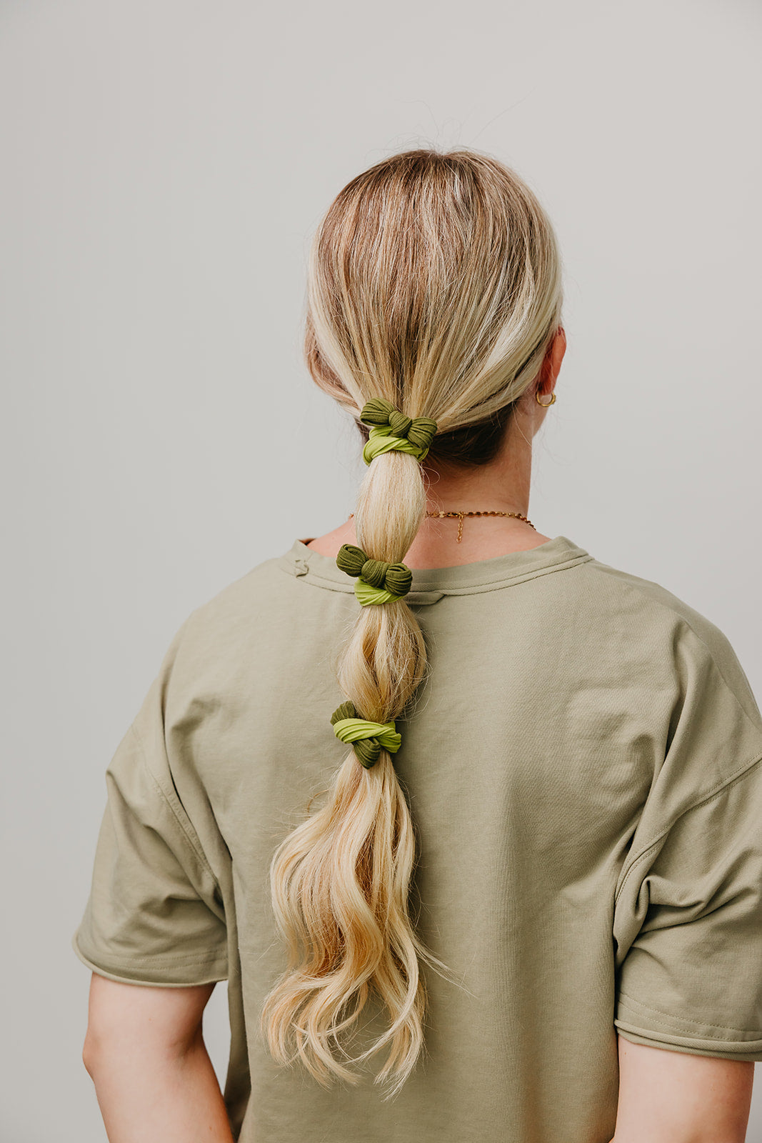 TWO TONED BOW SLICK BACK PONYTAILS (PACK OF 3)