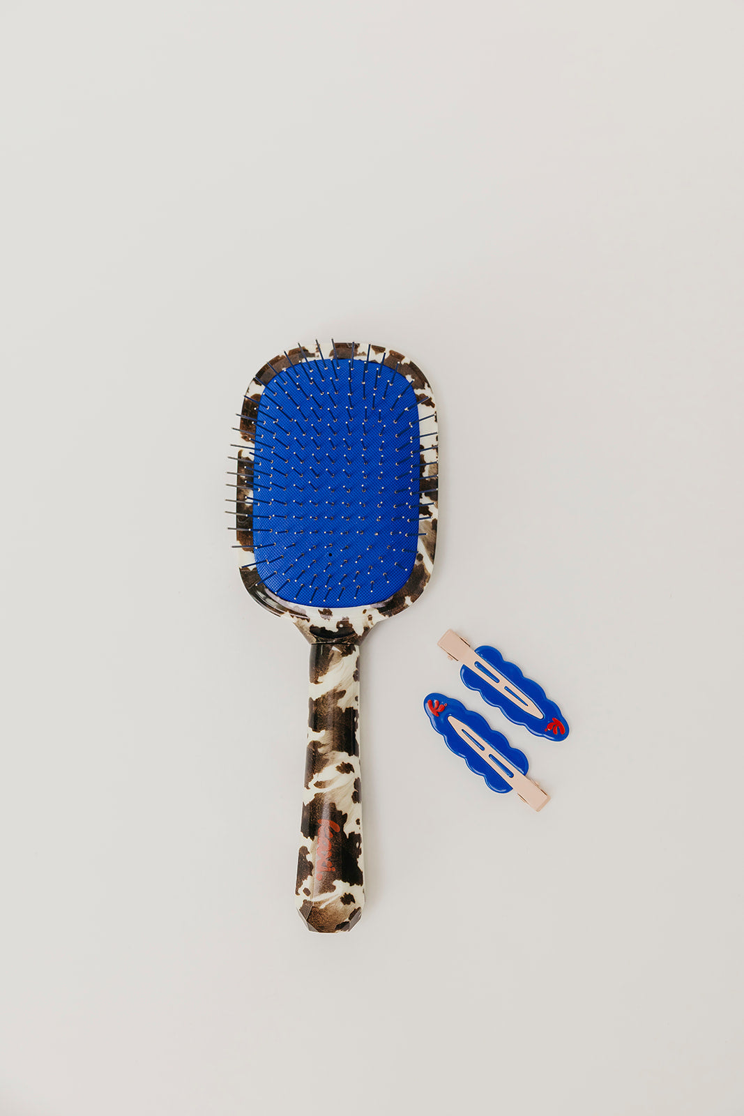 KAXI COW PRINT SCALP TO ENDS BRUSH