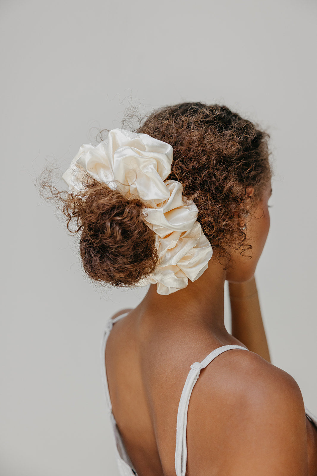 JUMBO SLEEP SILK/SATIN SCRUNCHIES