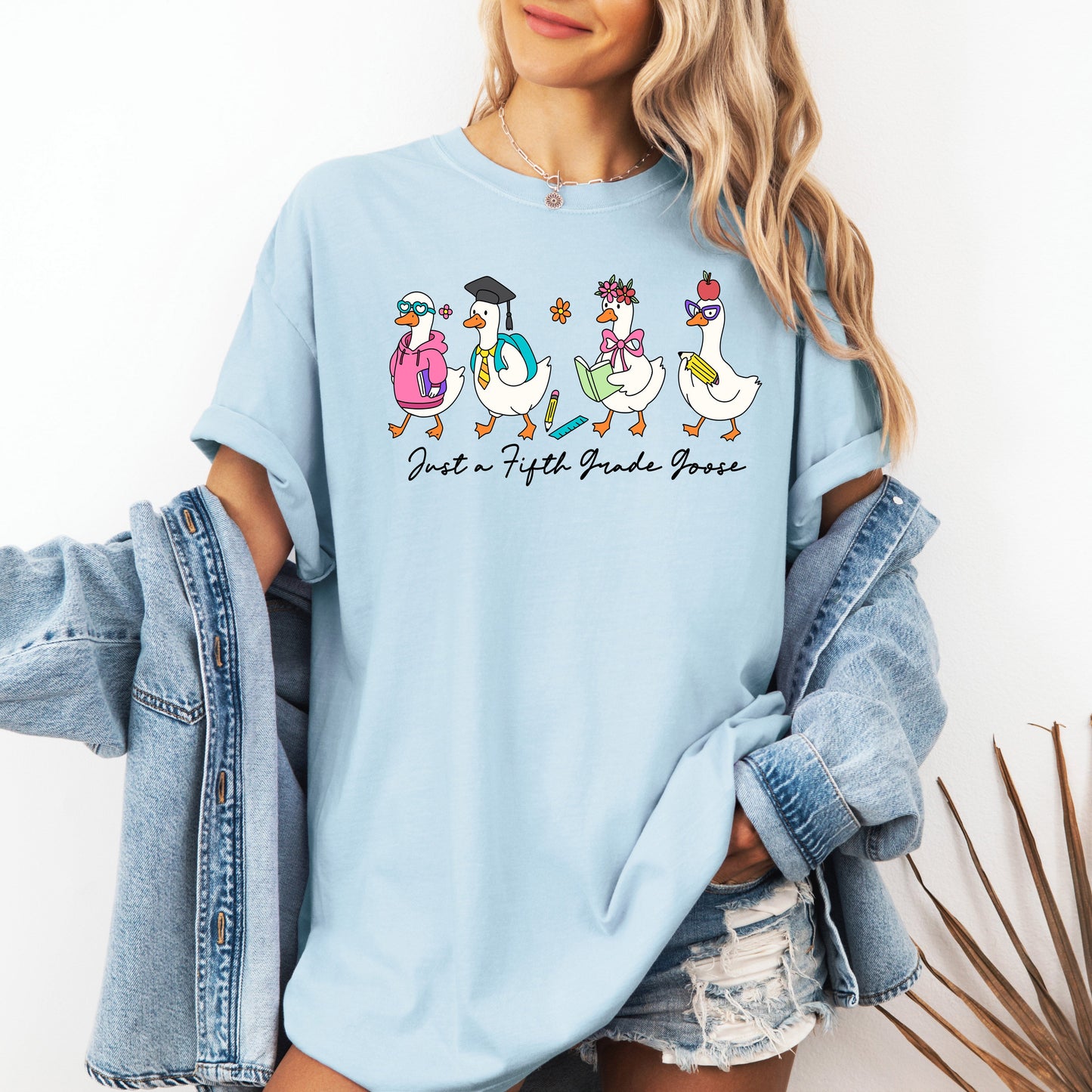 Just A Fifth Grade Goose, Teacher, Back to School, Funny, Bow, First Day of School, Cute, Teacher Appreciation, Coquette, Comfort Colors T-Shirt