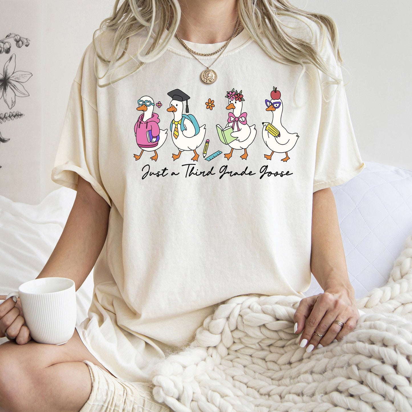 Just A Third Grade Goose, Teacher, Back to School, Funny, Bow, First Day of School, Cute, Teacher Appreciation, Coquette, Comfort Colors T-Shirt