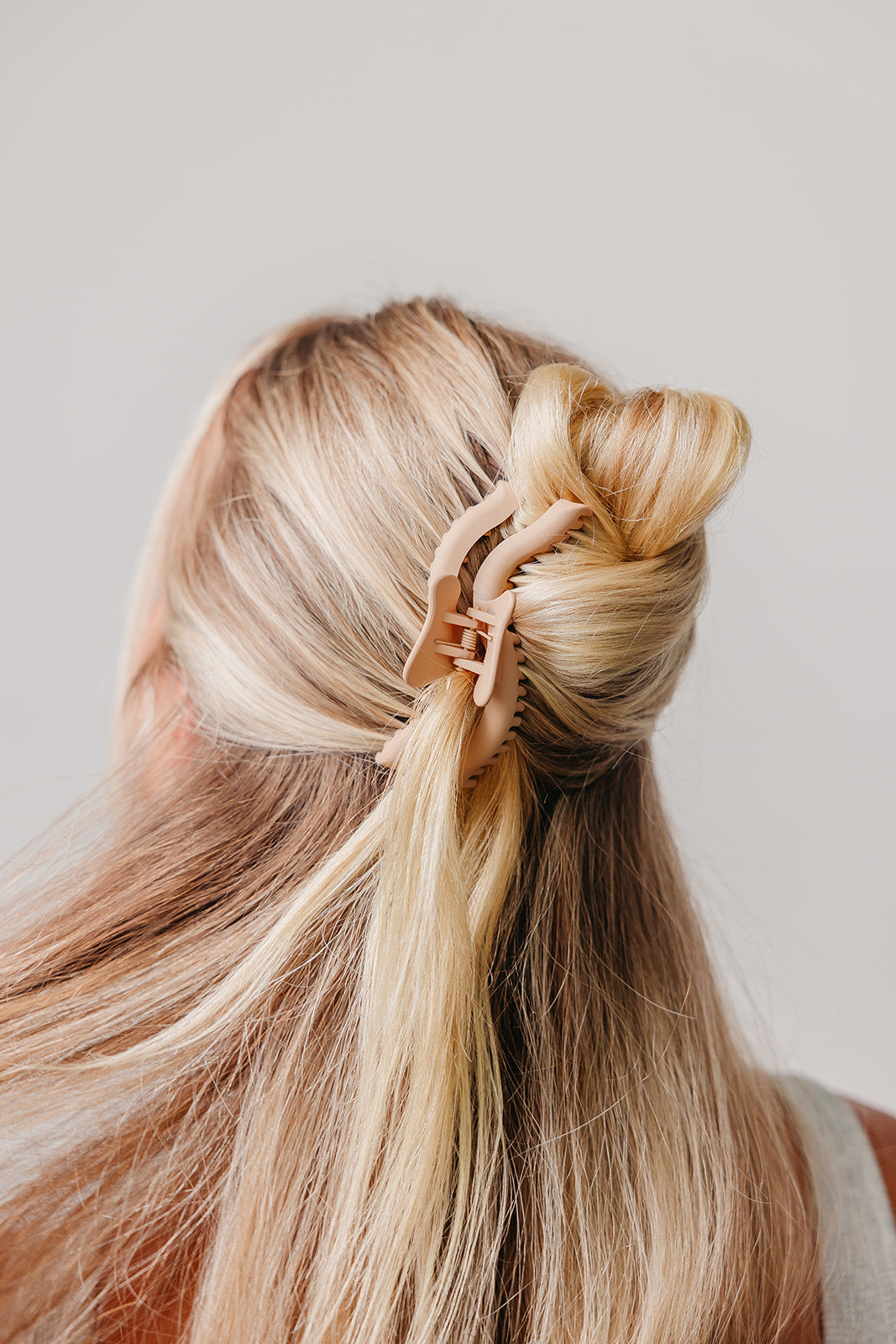 KAXI WAVY MIDI HOLD EVERYTHING CLAW