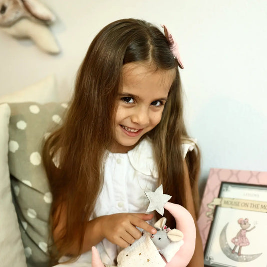Levlovs Mouse Lili in a Box with the Bedding