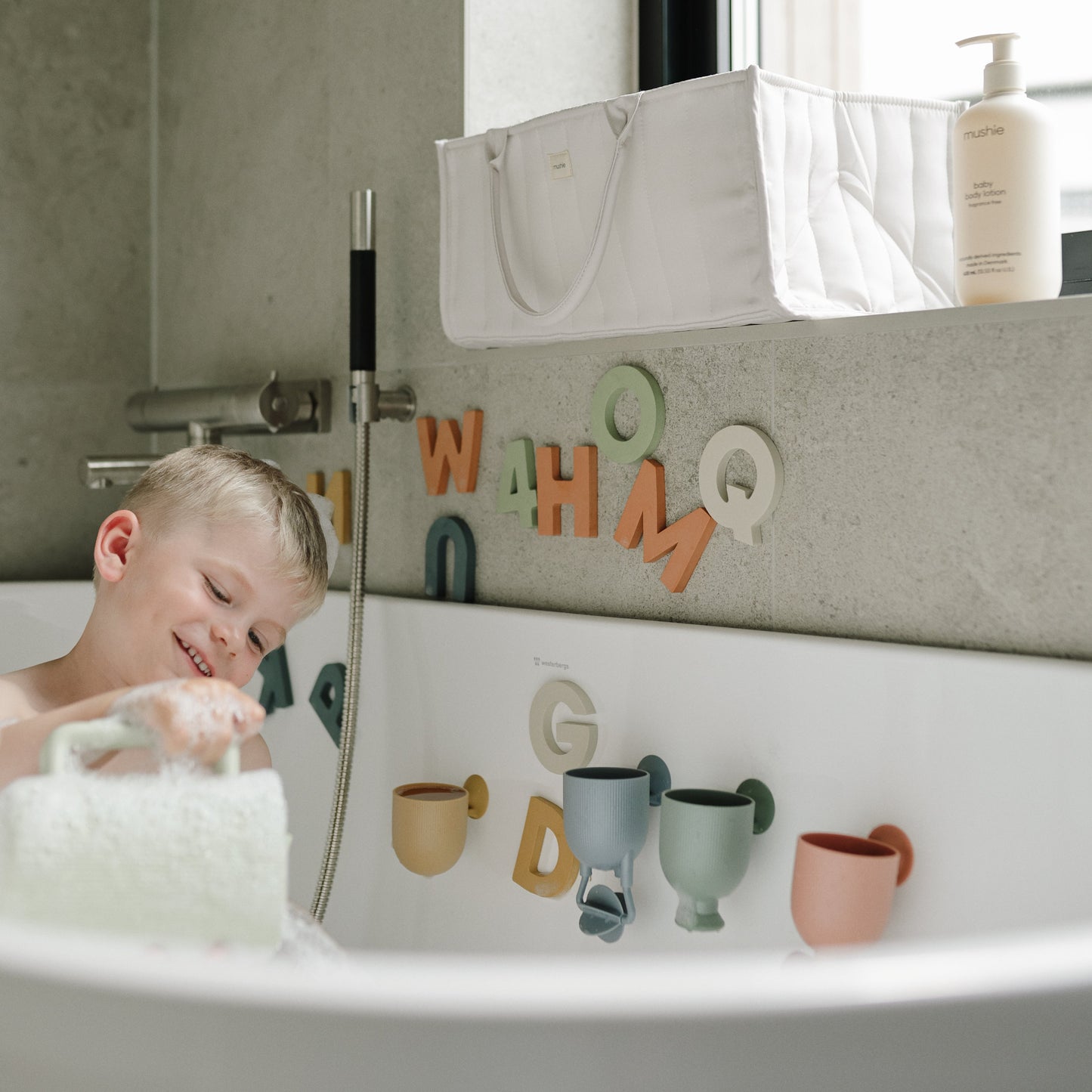Letters & Numbers Bath Play Set