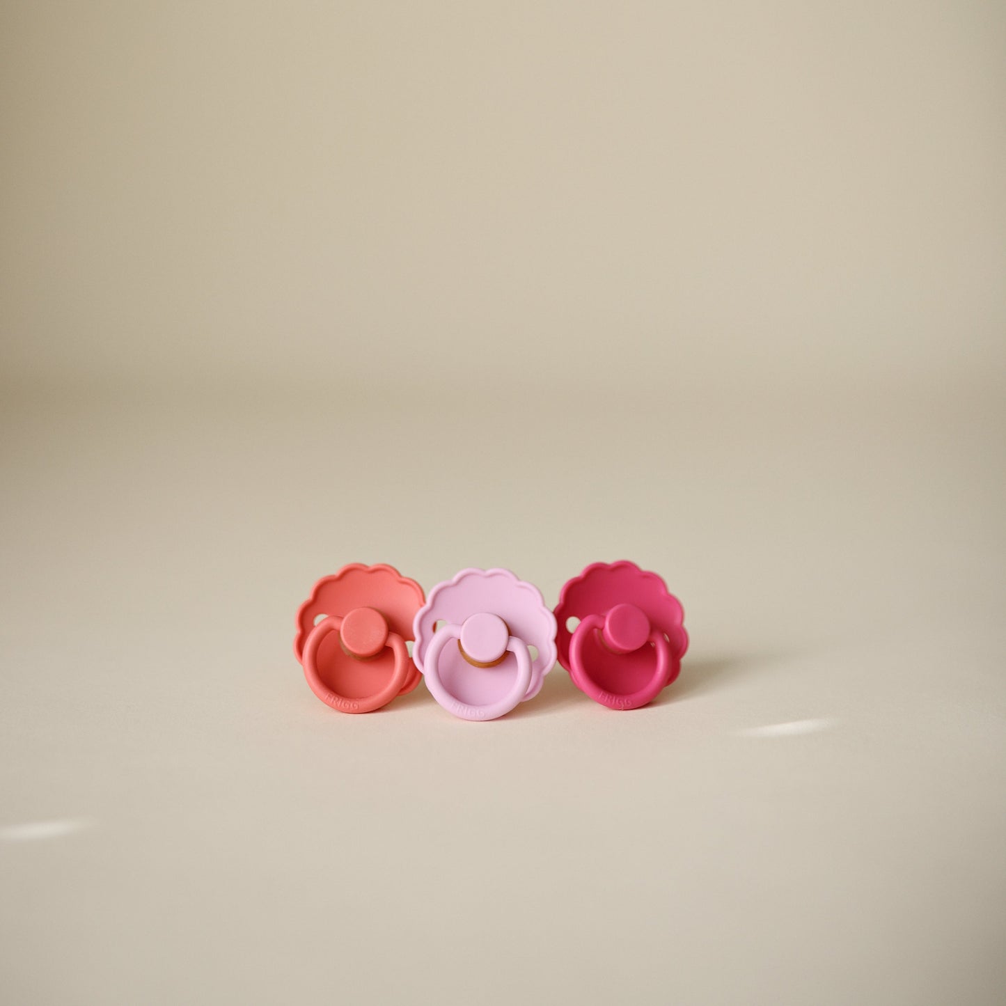 FRIGG Daisy Natural Rubber Pacifier 2-Pack