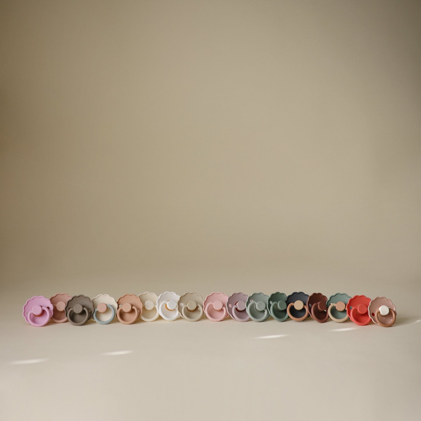 FRIGG Daisy Natural Rubber Pacifier 2-Pack