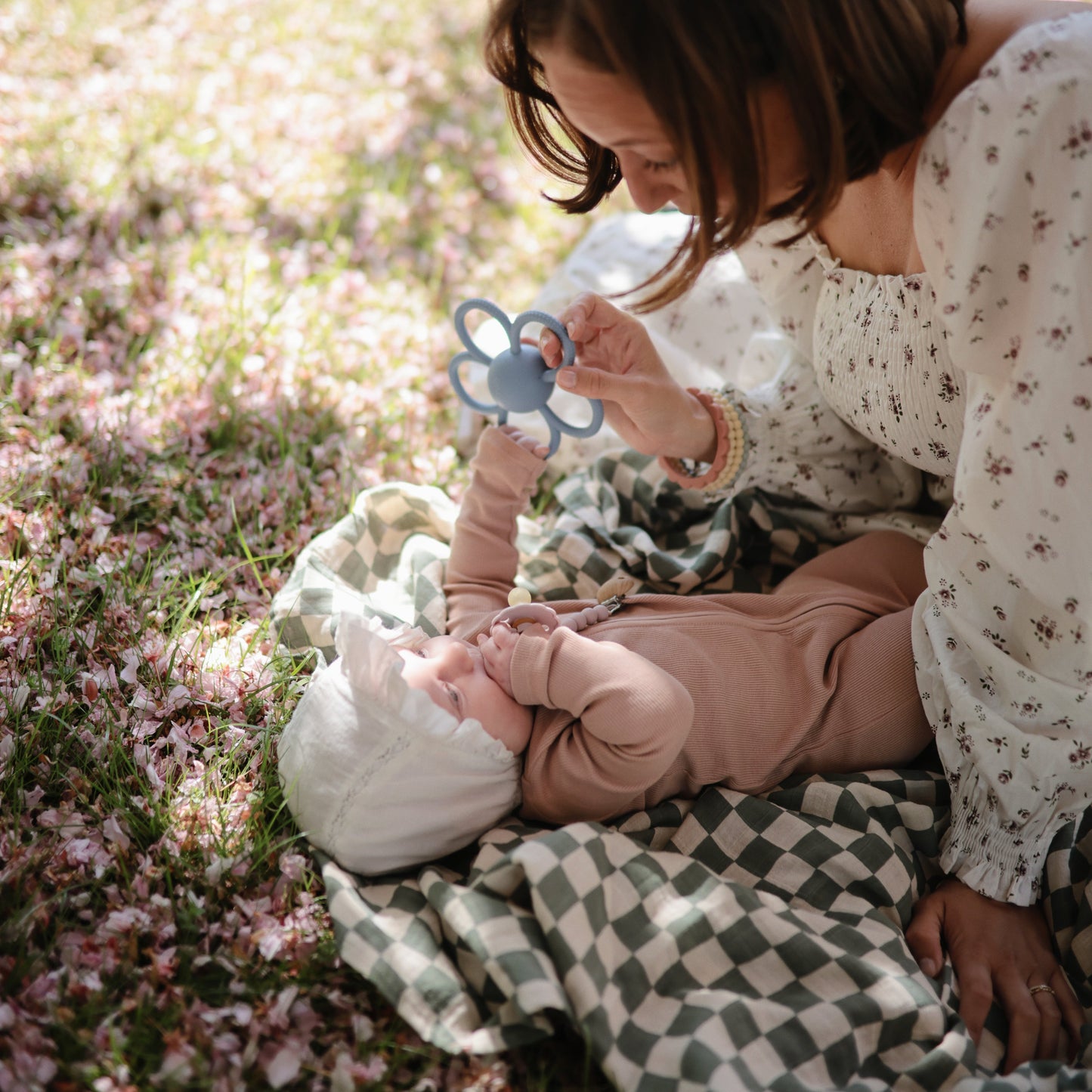 Daisy Rattle Teether
