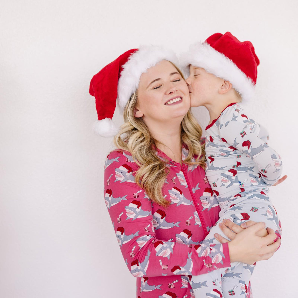 Print Long Sleeve Pajama Set in Illusion Blue Holiday Sharks
