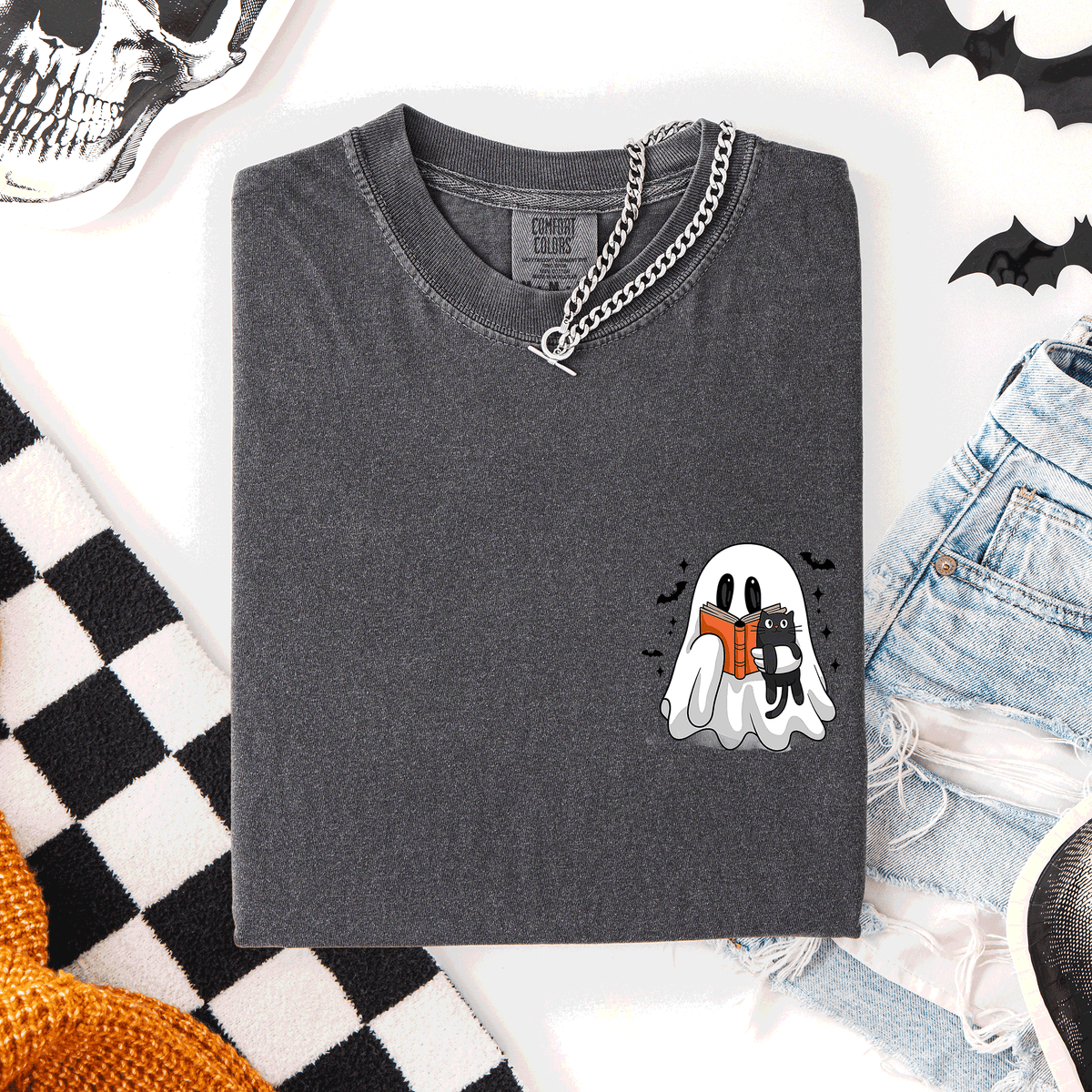 Reading Ghost, Cat, Funny, Halloween, Book, Library, Pocket, Comfort Colors T-Shirt