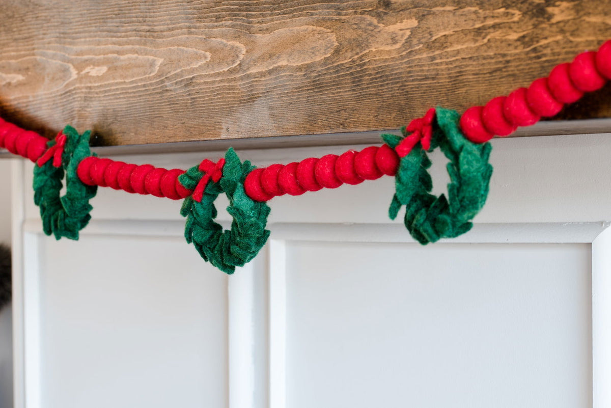 Red Wreath Garland