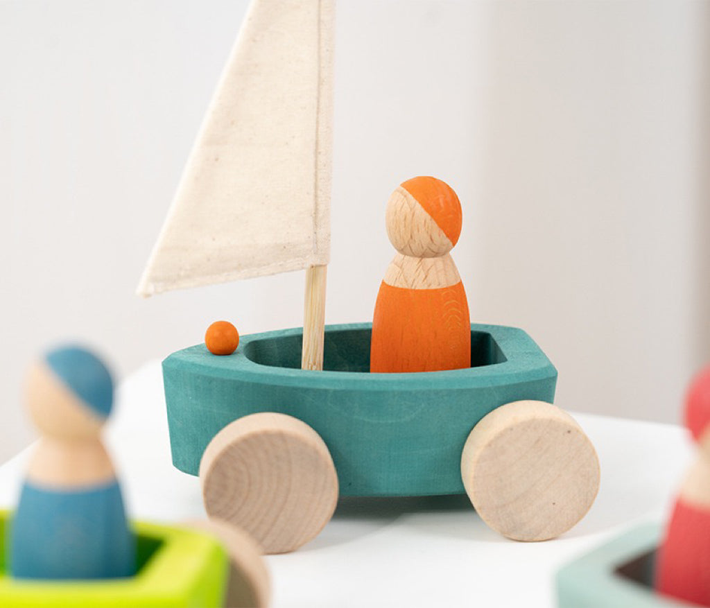 4 Pcs STAINED Wooden Land Yachts Set with 4 Peg Dolls