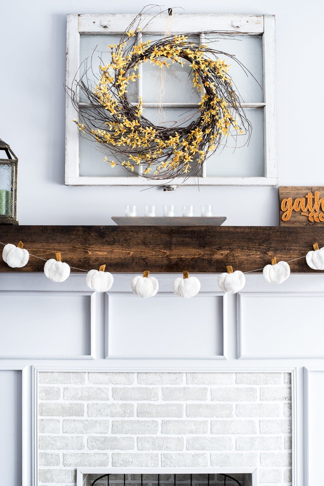 Pumpkin Garland (White)