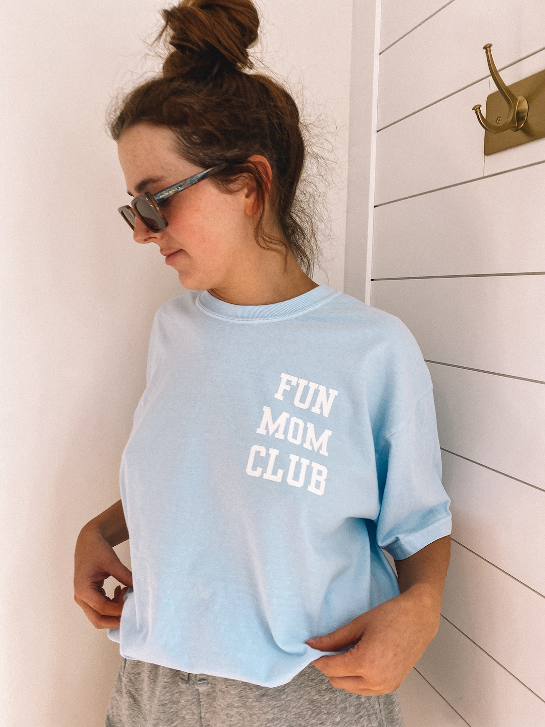 fun mom club tee