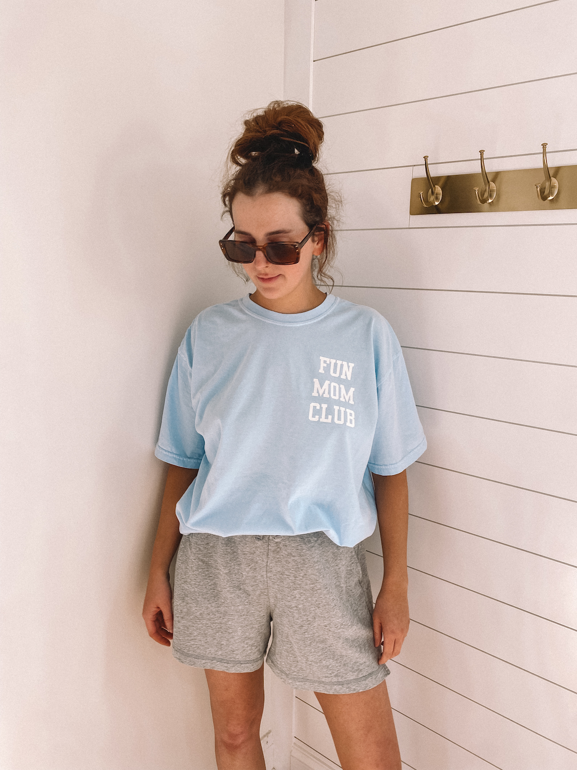 fun mom club tee