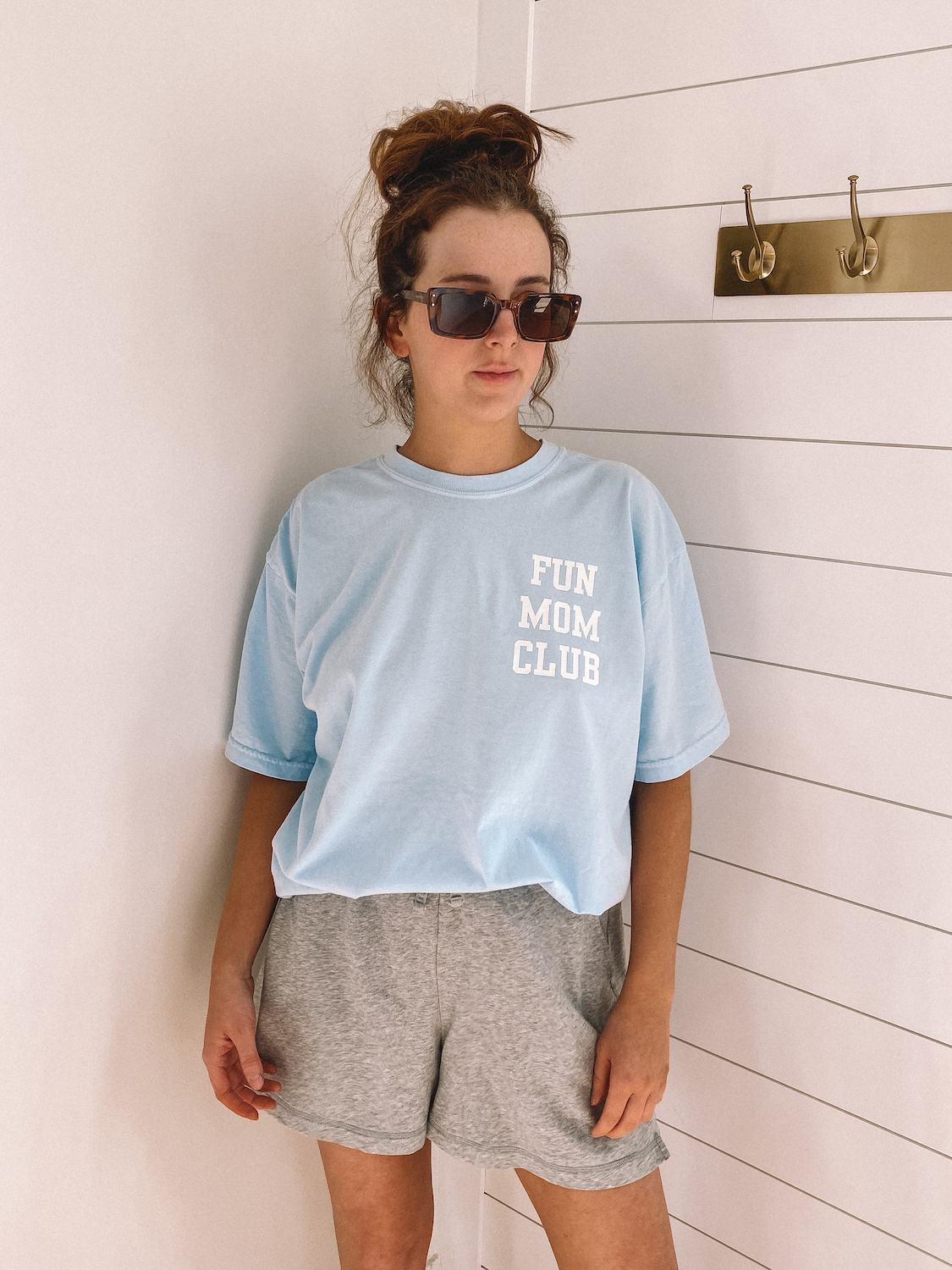 fun mom club tee