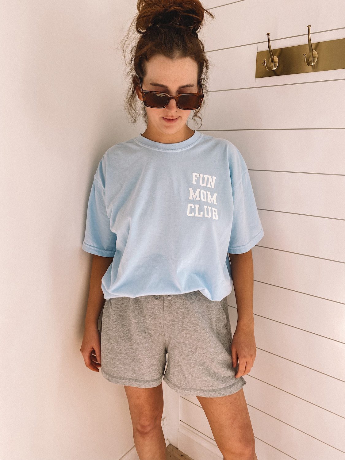fun mom club tee