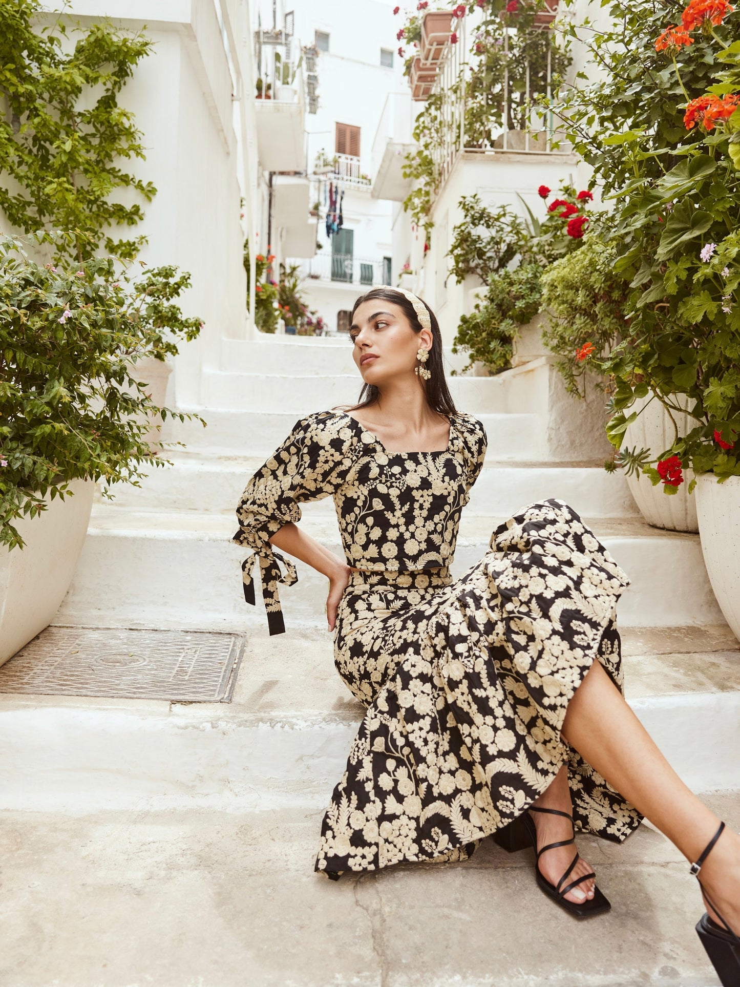 Doris Embroidered Puff Sleeve Top - Midnight/Cream Floral Embroidery