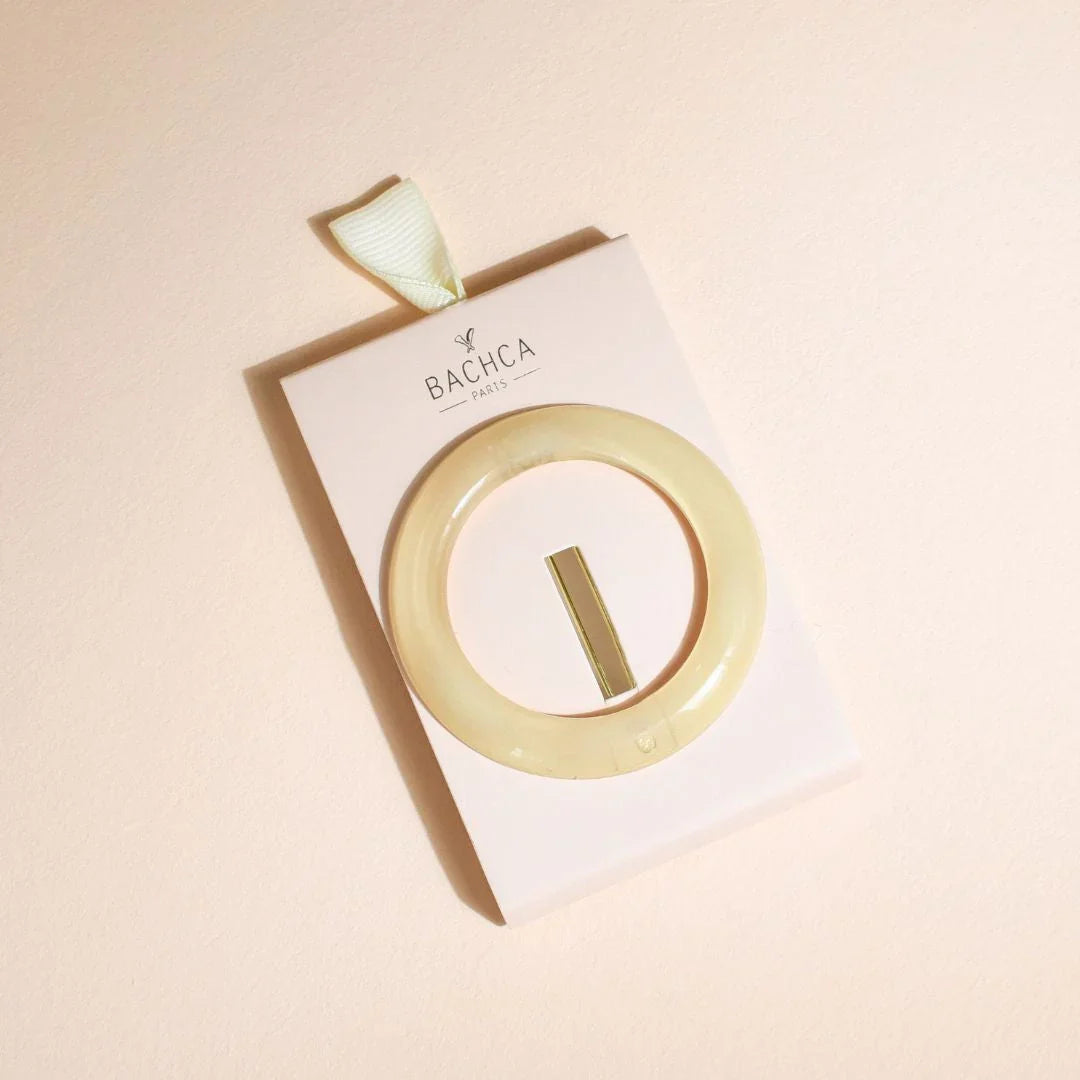 Signature Round Clip