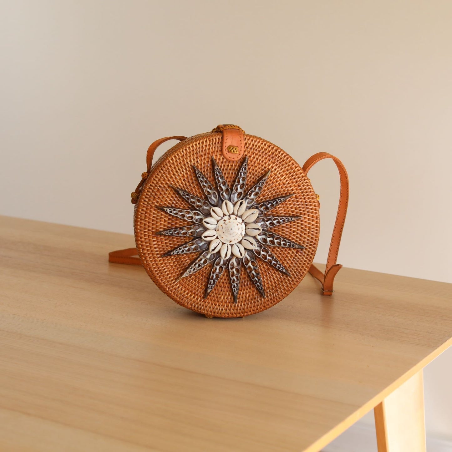 Bali Seashell Rattan Crossbody Bag - Luna