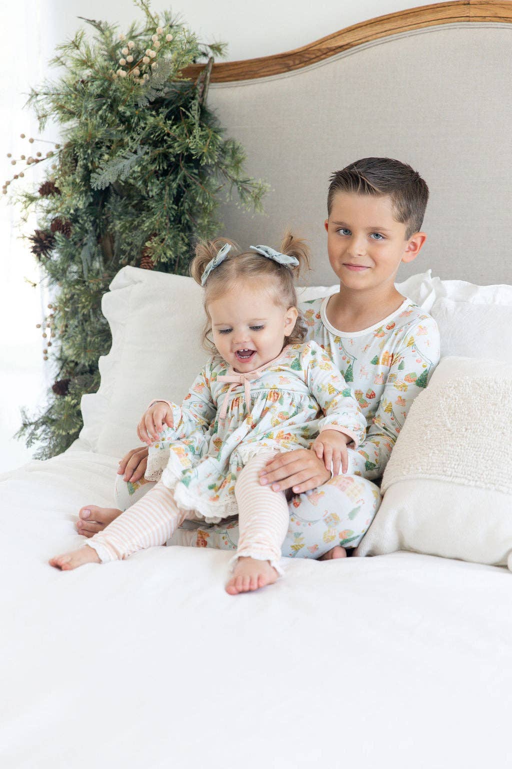 Tunic Style Christmas Village Comfort Set