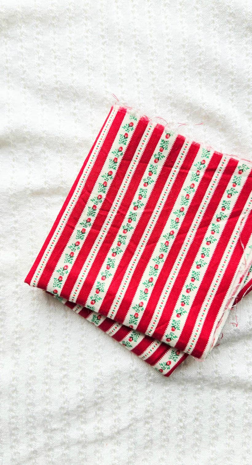 Small Pinwheel Bow on Headband • Red Floral Stripe