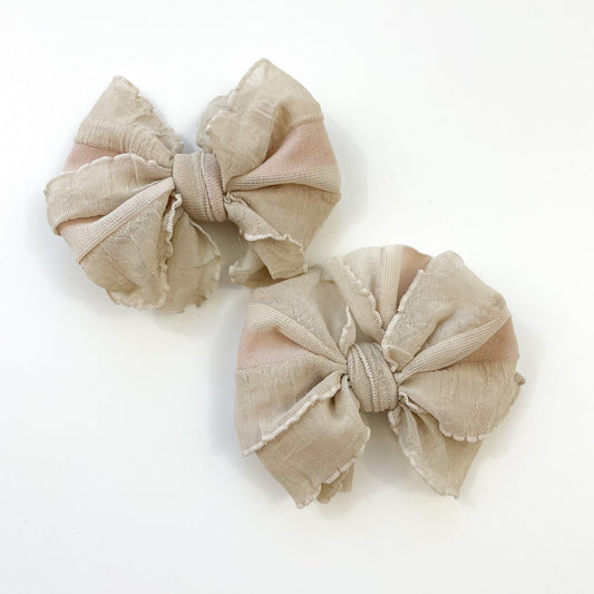 Champagne Ruffle Clip