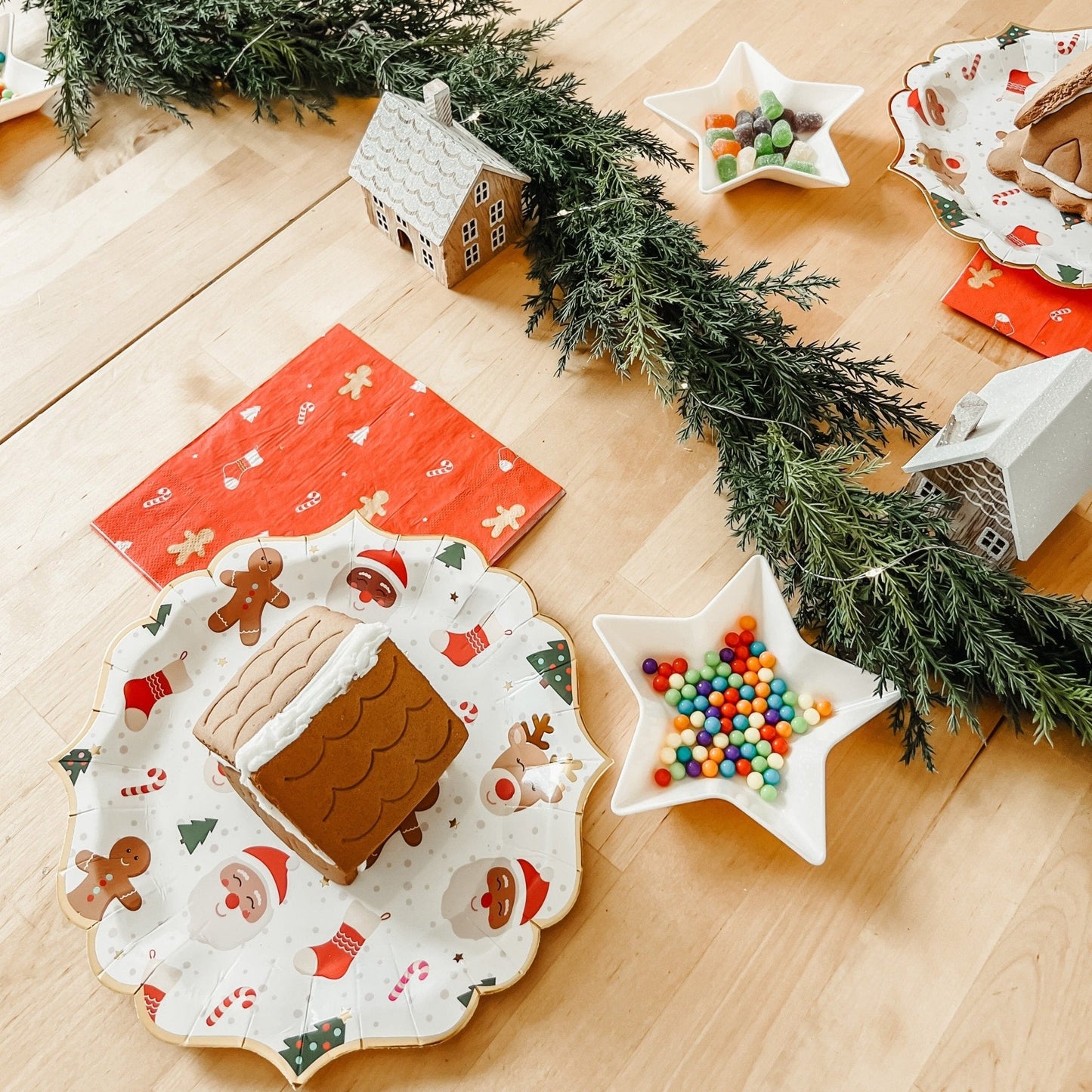 Classic Christmas Icon Plates