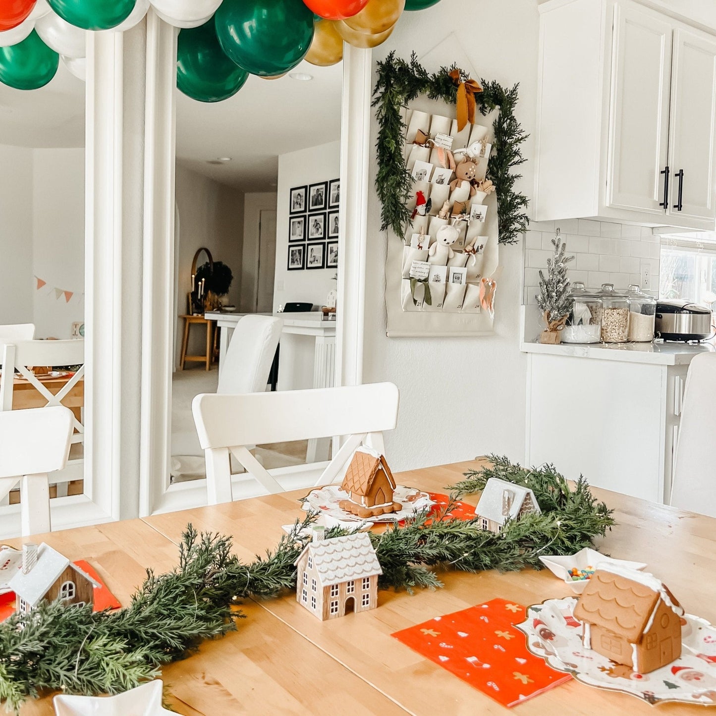 Classic Christmas Icon Plates