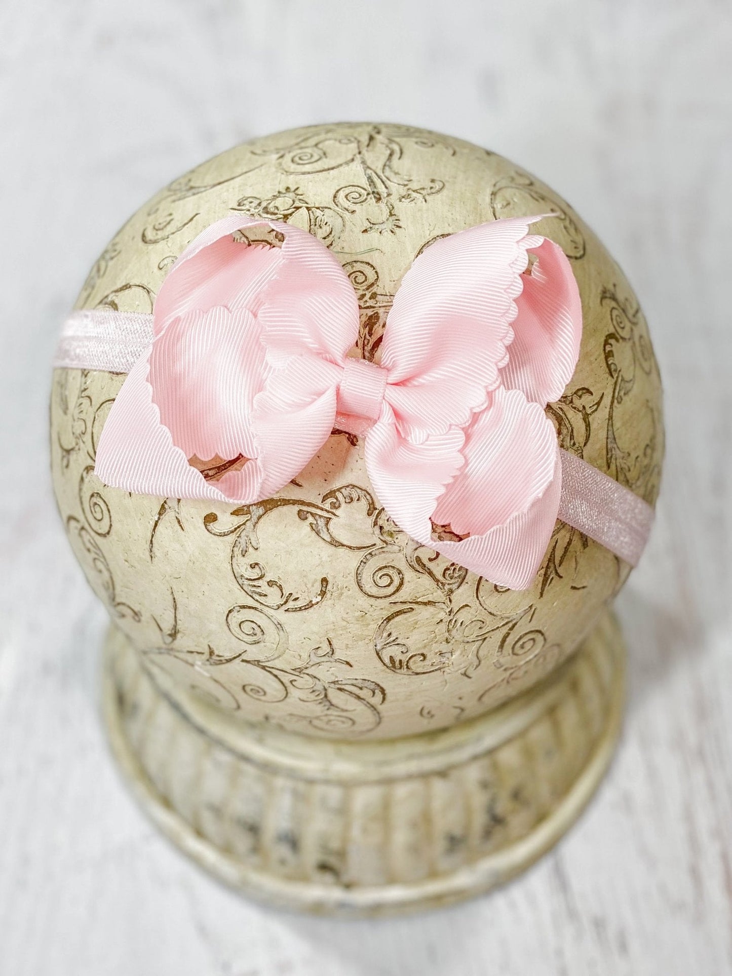 Classic Scalloped Bows - Alligator Clip - 4.5"