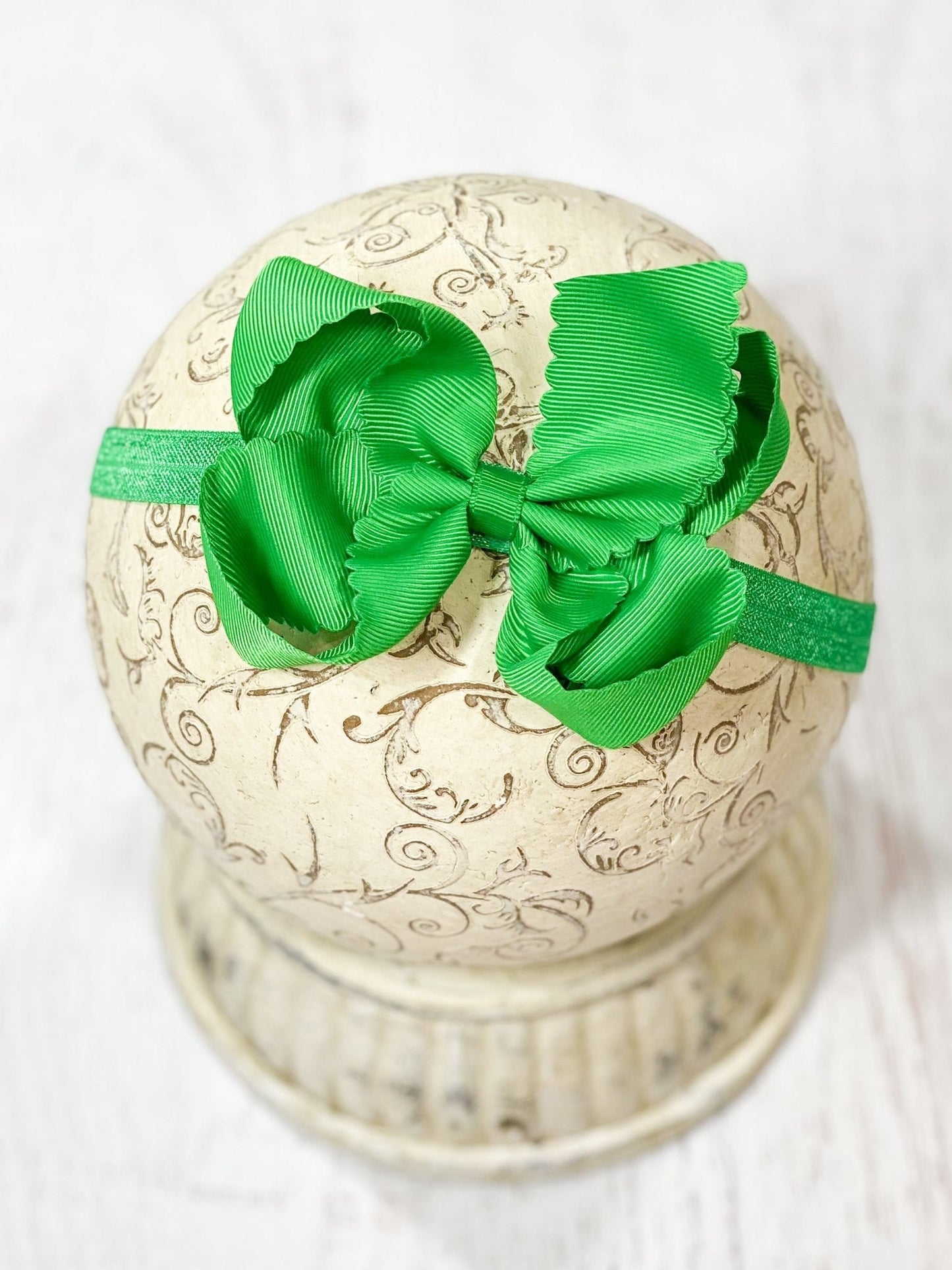 Classic Scalloped Bows - Alligator Clip - 4.5"