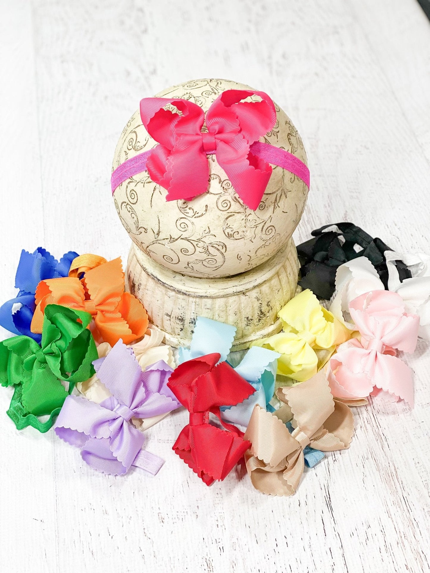 Classic Scalloped Bows - Alligator Clip - 4.5"