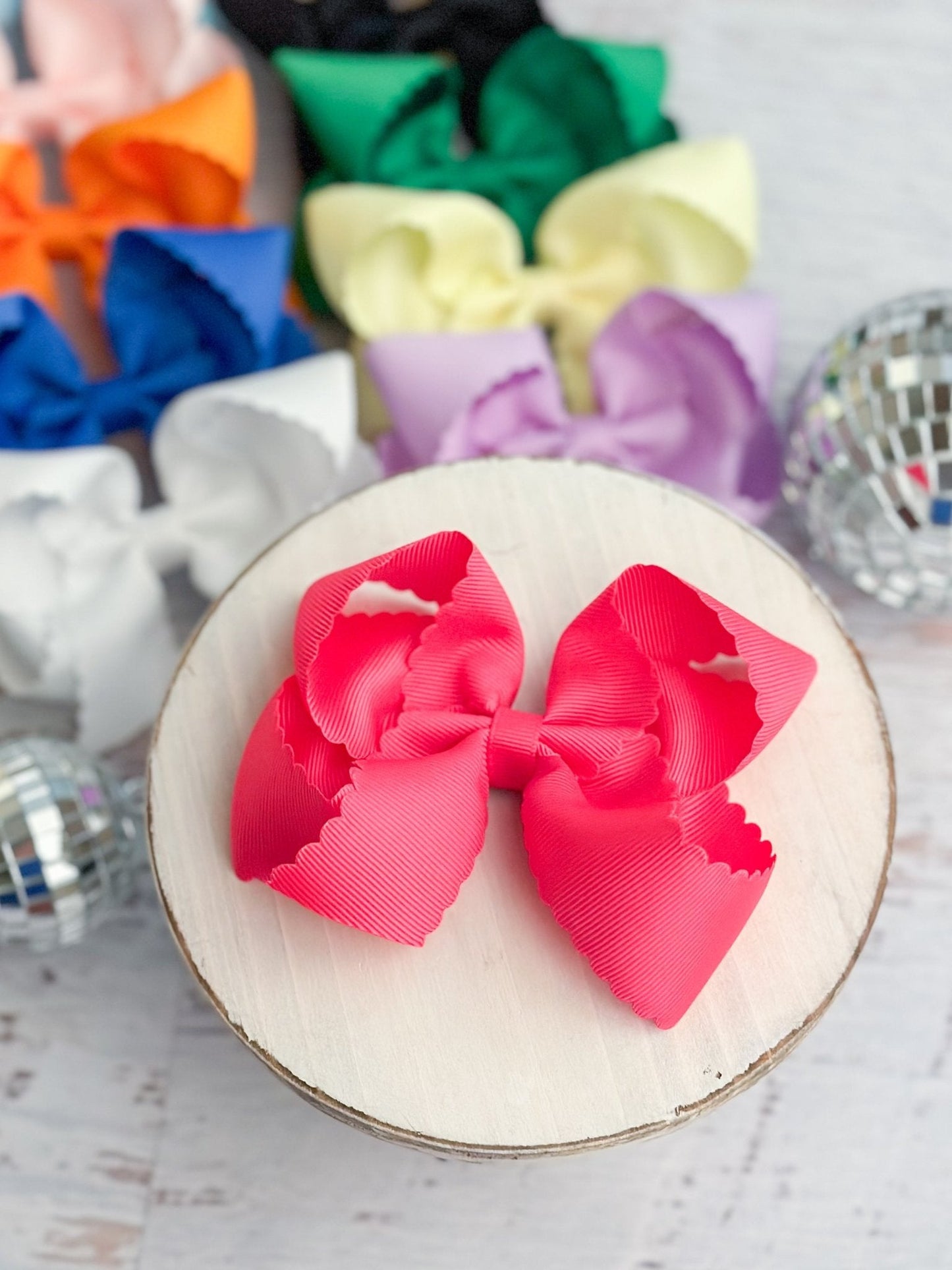 Classic Scalloped Bows - Alligator Clip - 4.5"