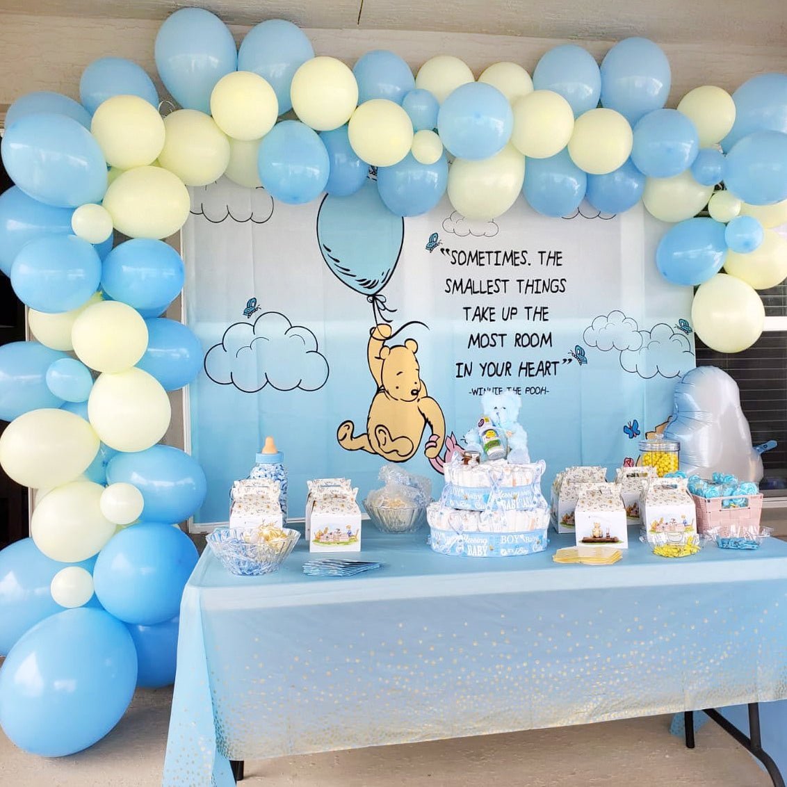 Classic Winnie the Pooh Backdrop with Pink or Blue Balloon – 5x7