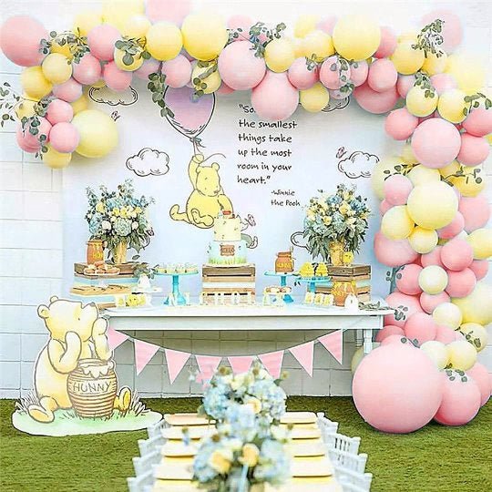 Classic Winnie the Pooh Backdrop with Pink or Blue Balloon – 5x7