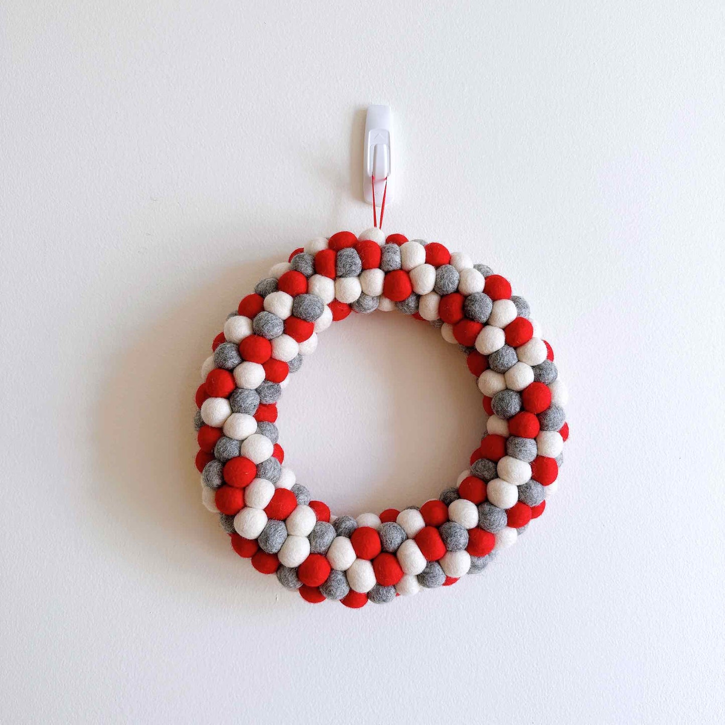 Felt Christmas Wreath - Pompom Balls / Christmasy