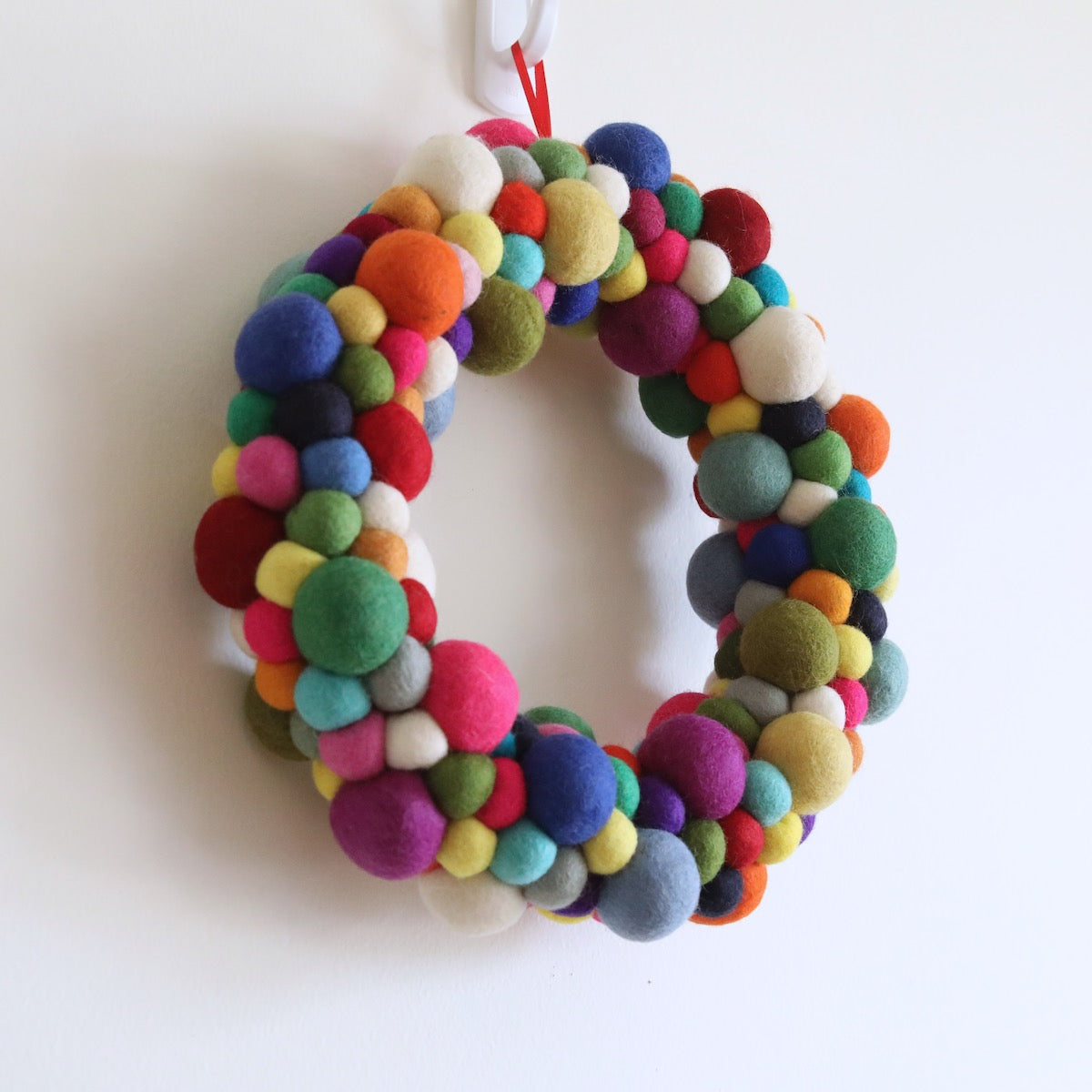 Felt Christmas Wreath - Pompom Bubbles / Rainbow