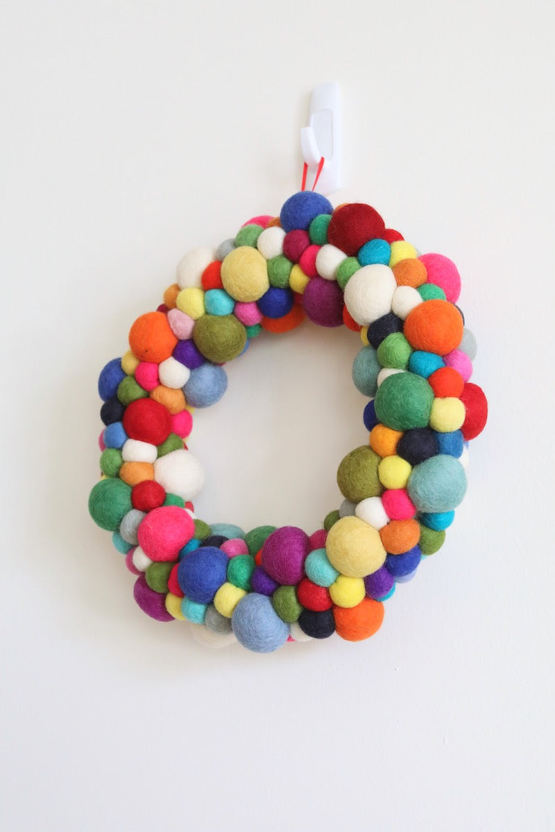 Felt Christmas Wreath - Pompom Bubbles / Rainbow