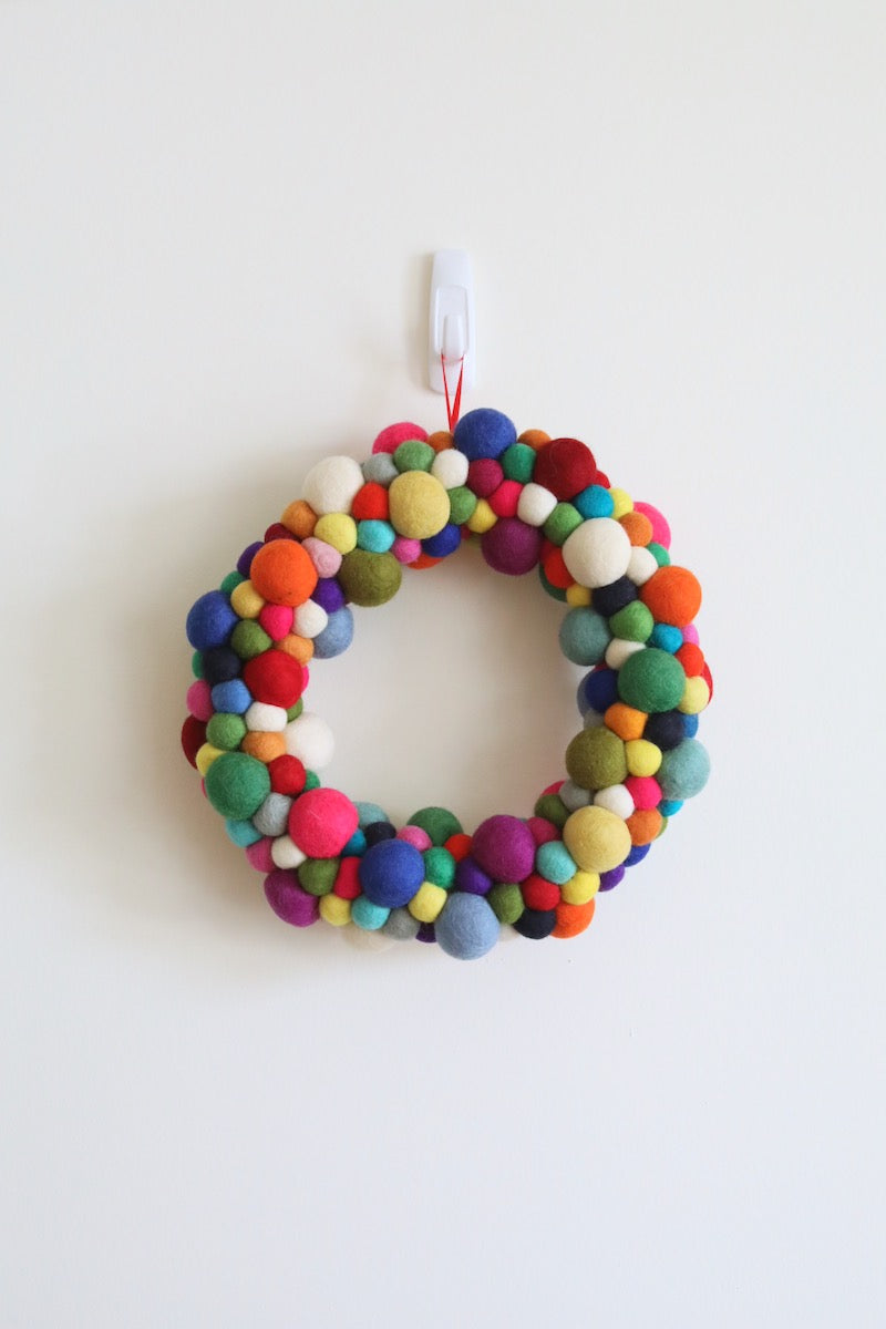 Felt Christmas Wreath - Pompom Bubbles / Rainbow