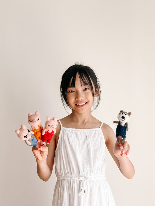 Felt Finger Puppets Set of 4 - Three Little Pigs & Big Wolf