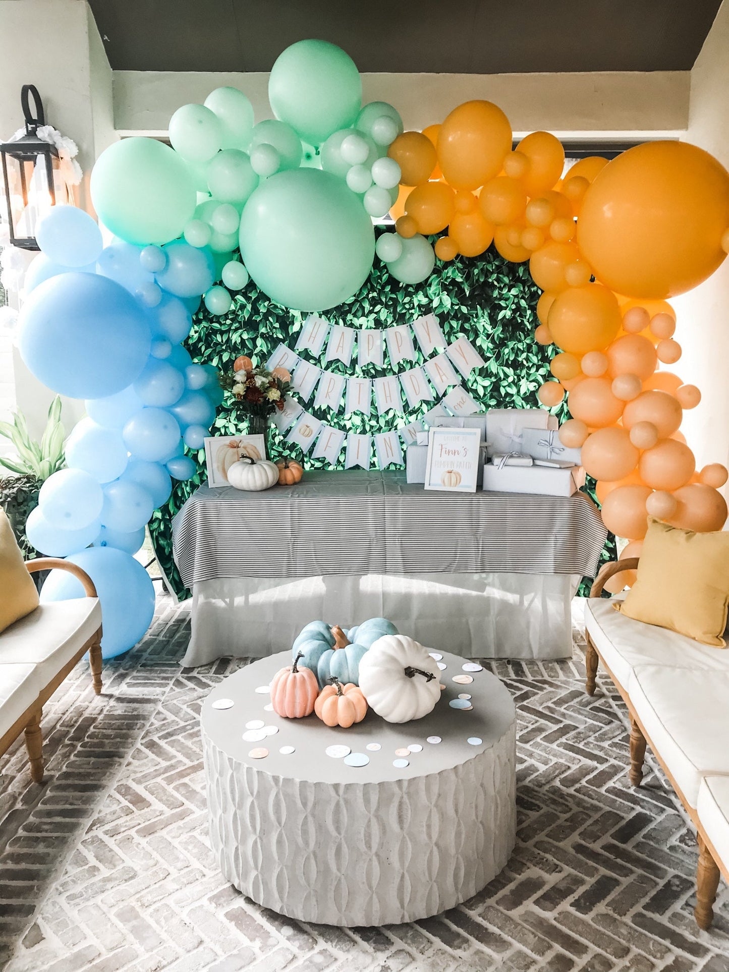 Green Balloon Garland